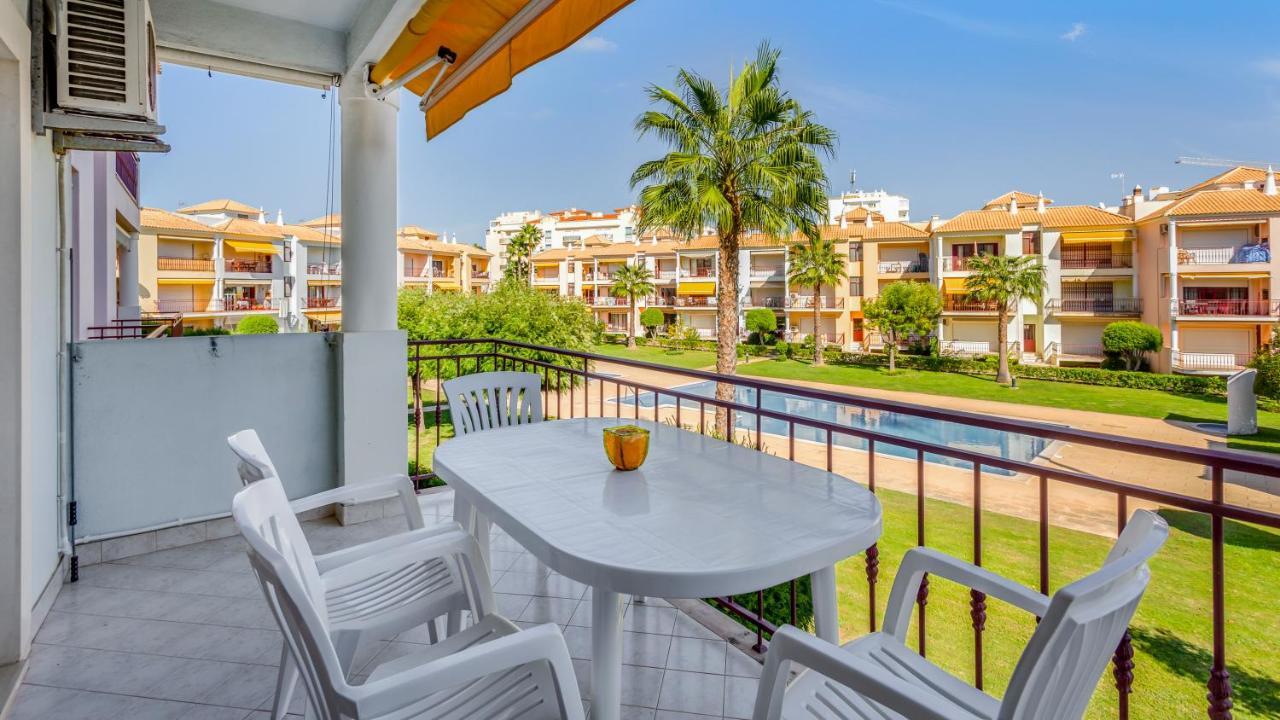 Serene Apartment W/ Balcony And Pool By Lovelystay Quarteira Esterno foto