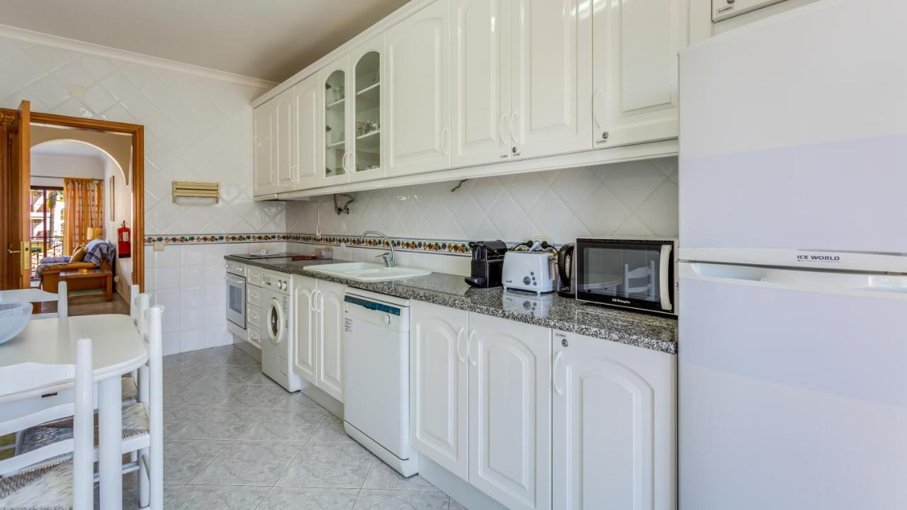 Serene Apartment W/ Balcony And Pool By Lovelystay Quarteira Esterno foto