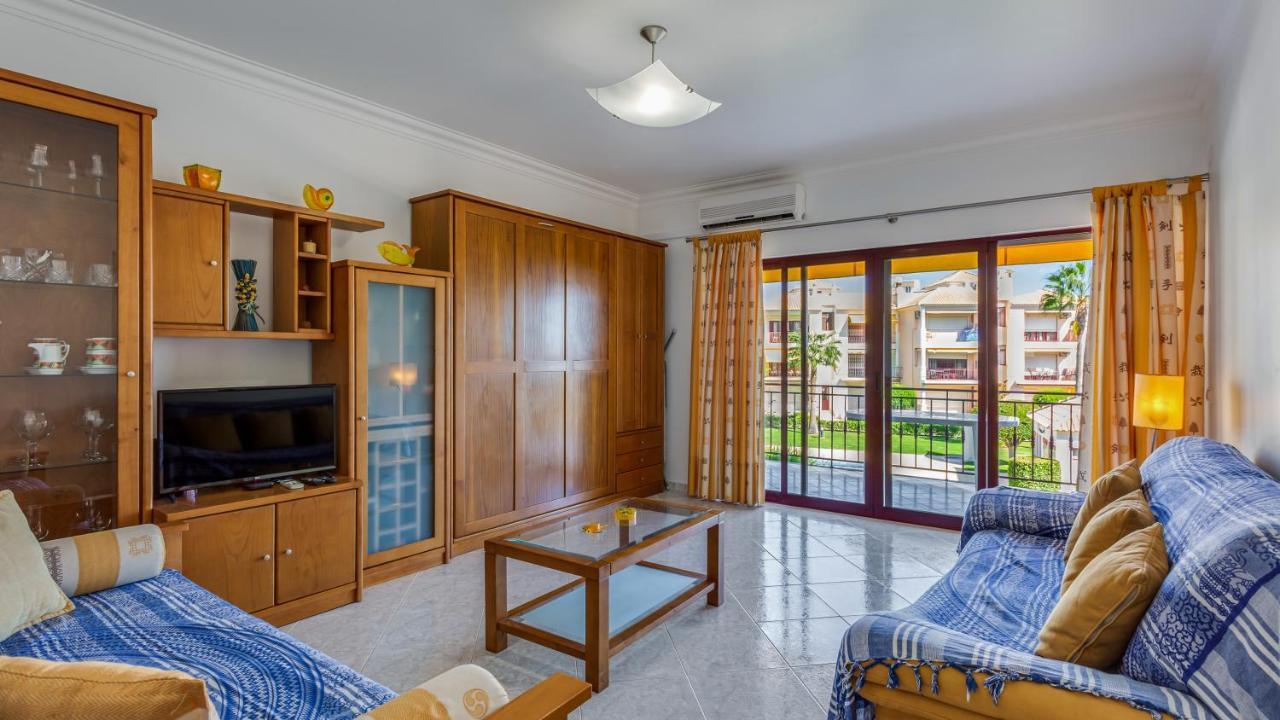 Serene Apartment W/ Balcony And Pool By Lovelystay Quarteira Esterno foto